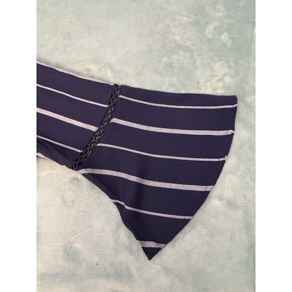 Womens Tunic M Black Gray Stripe 3/4 Bell Sleeves Lace insert V-neck C Est‎ 1946 - Picture 8 of 9